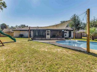 6922 Falcon Ln, Pensacola, FL 32526