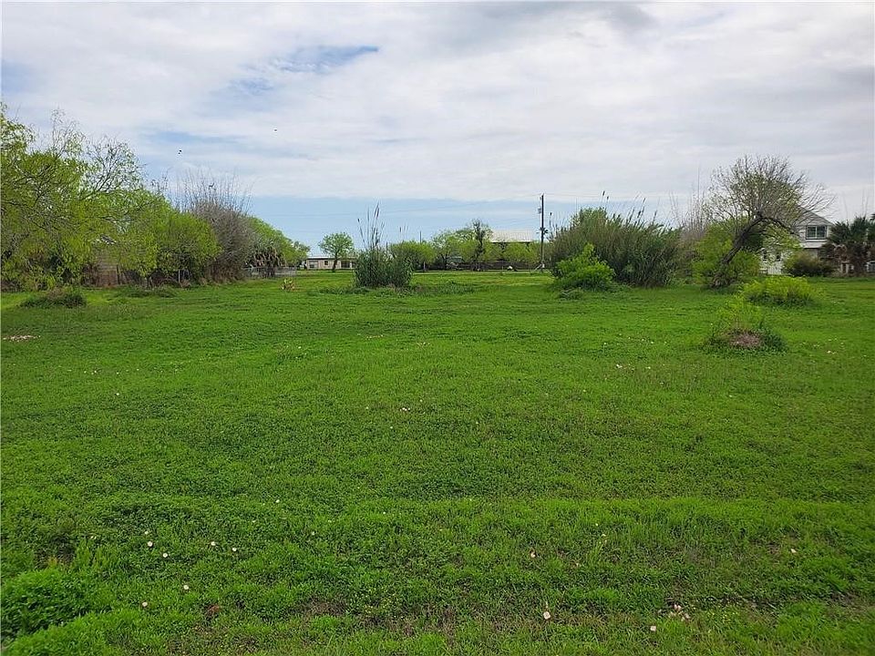 2nd image of 410/412 2nd St