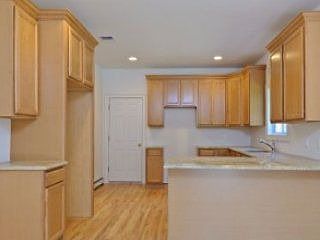 5th image of 2254 Locust Ave