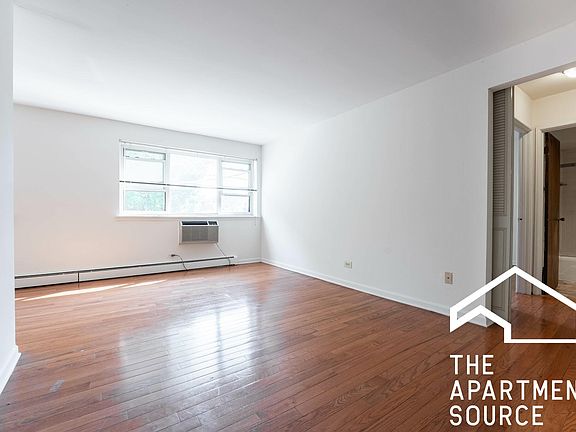 3rd image of 525 W Aldine Ave #306