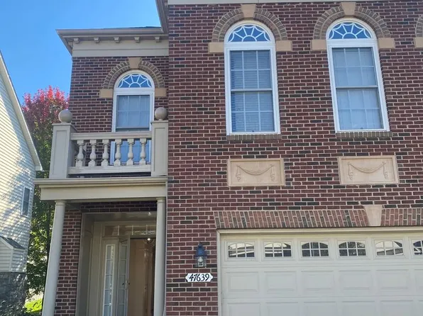 47639 Paulsen Sq, Sterling, VA 20165