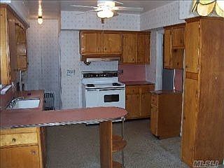 3rd image of 46 3rd St