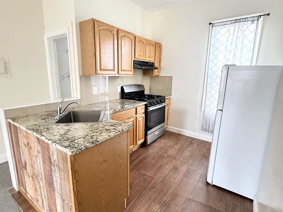 296 Mill St #2