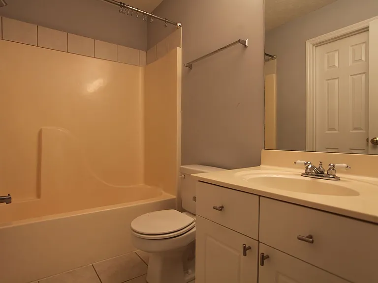 1477 N Donahue Dr #803 — Photo 4