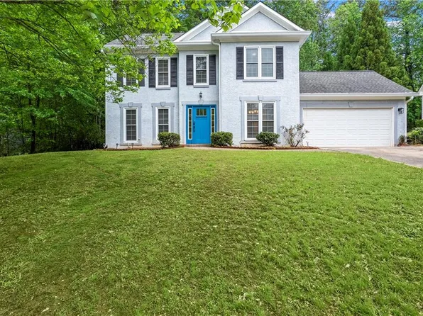 6939 Waters Edge Dr, Stone Mountain, GA 30087