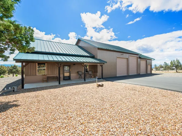1424 SE Happy Trails Ln, Prineville, OR 97754