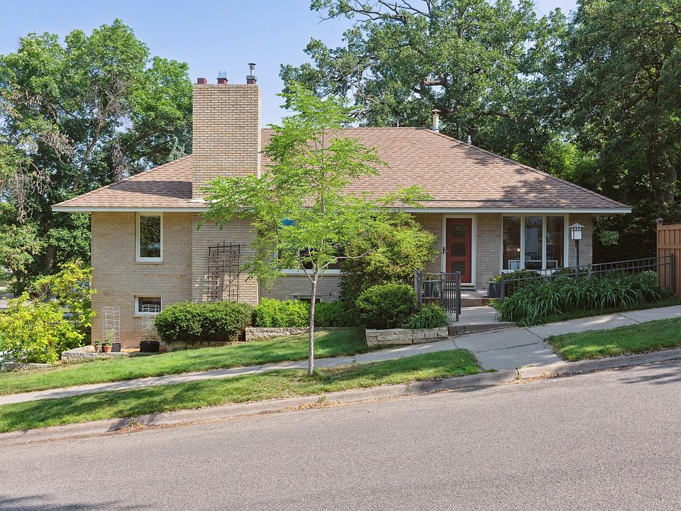 1st image of 4045 Chowen Ave S