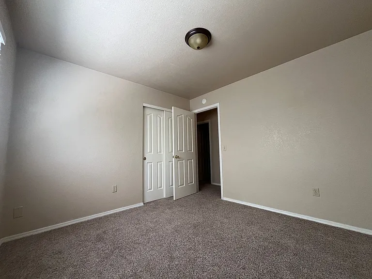 1905 Kinvarra Way — Photo 26