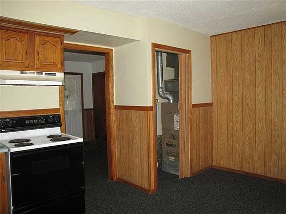 4th image of 563 W Light St