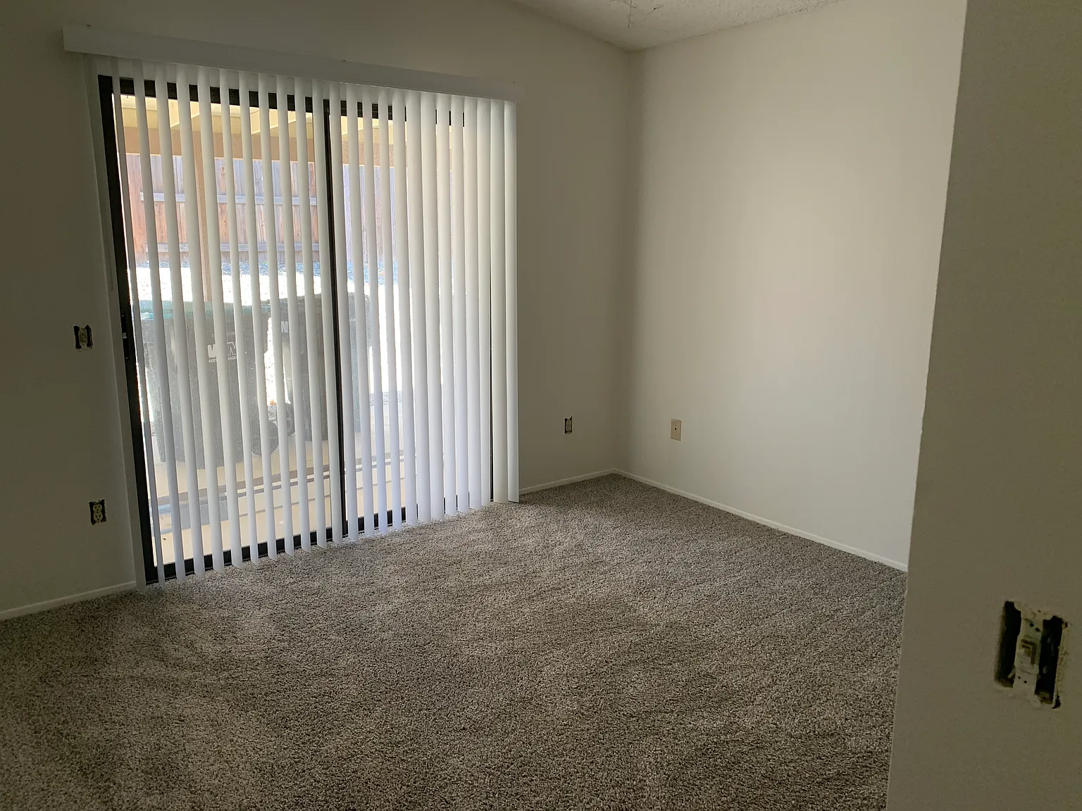 2 bed, 977 sqft, $2,050 — Photo 2