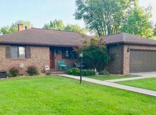 1107 Kathy St, Carmi, IL 62821