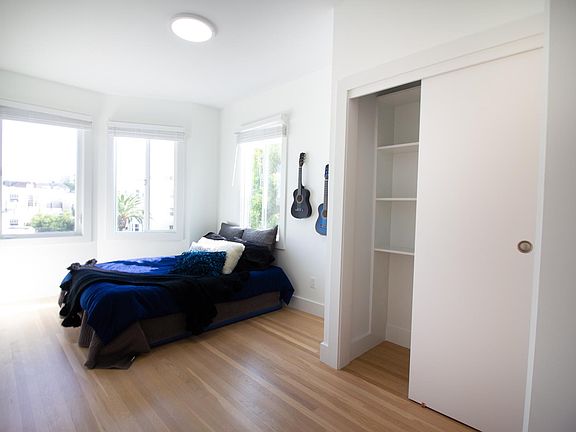 5th image of 2844 Lyon St #304