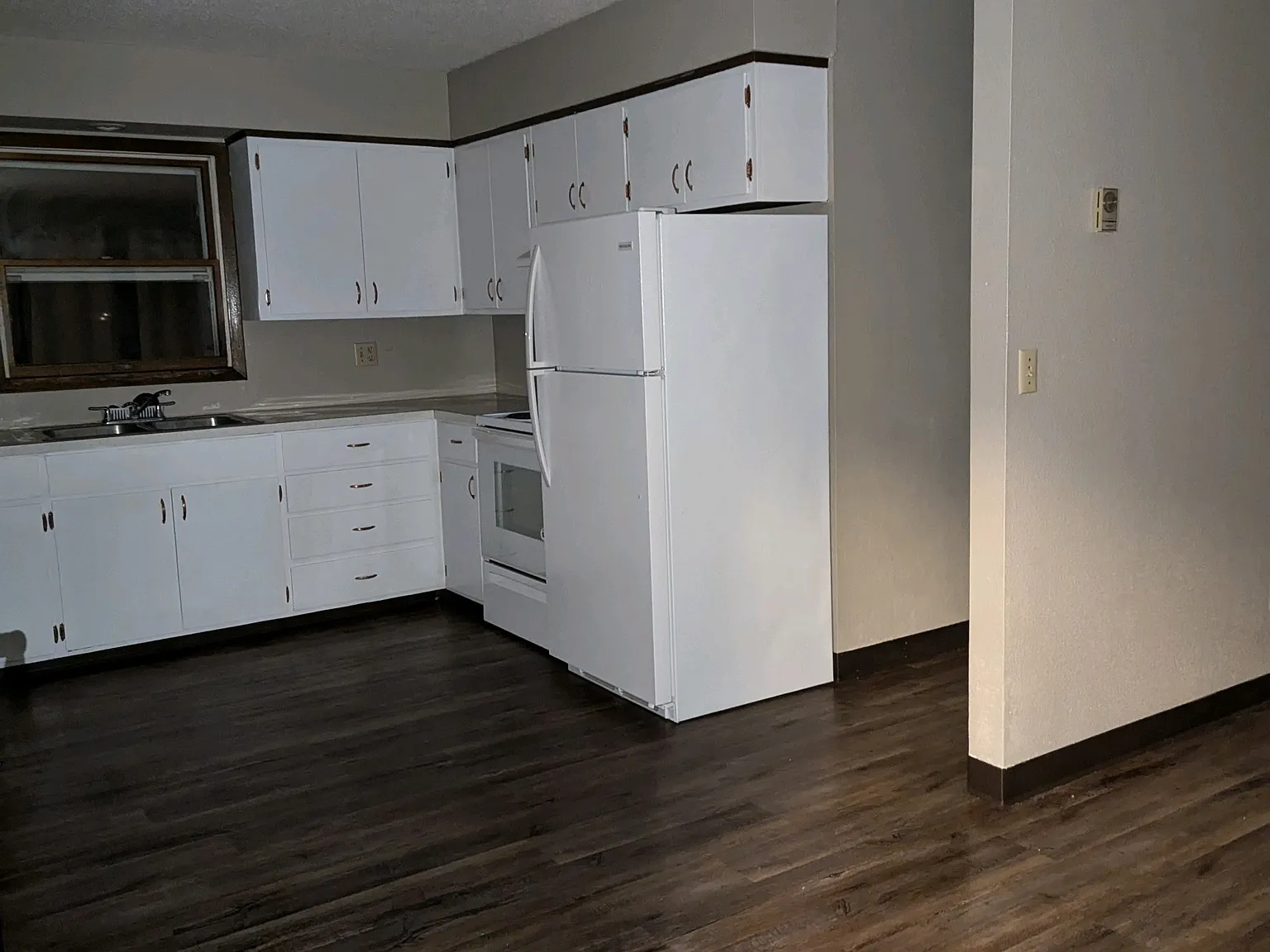 204 E 2nd St — Photo 3
