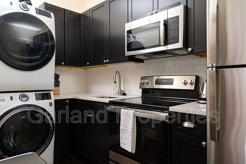 Studio, 1.0 bath, 275 sqft, $1,750 — Photo 2