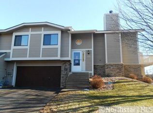 6820 Sherwood Rd, Woodbury, MN 55125
