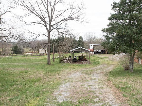 4th image of 2911 Parkview Dr