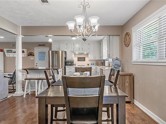 4th image of 320 Javelina Dr