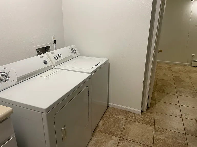 1185 Park Ave — Photo 10