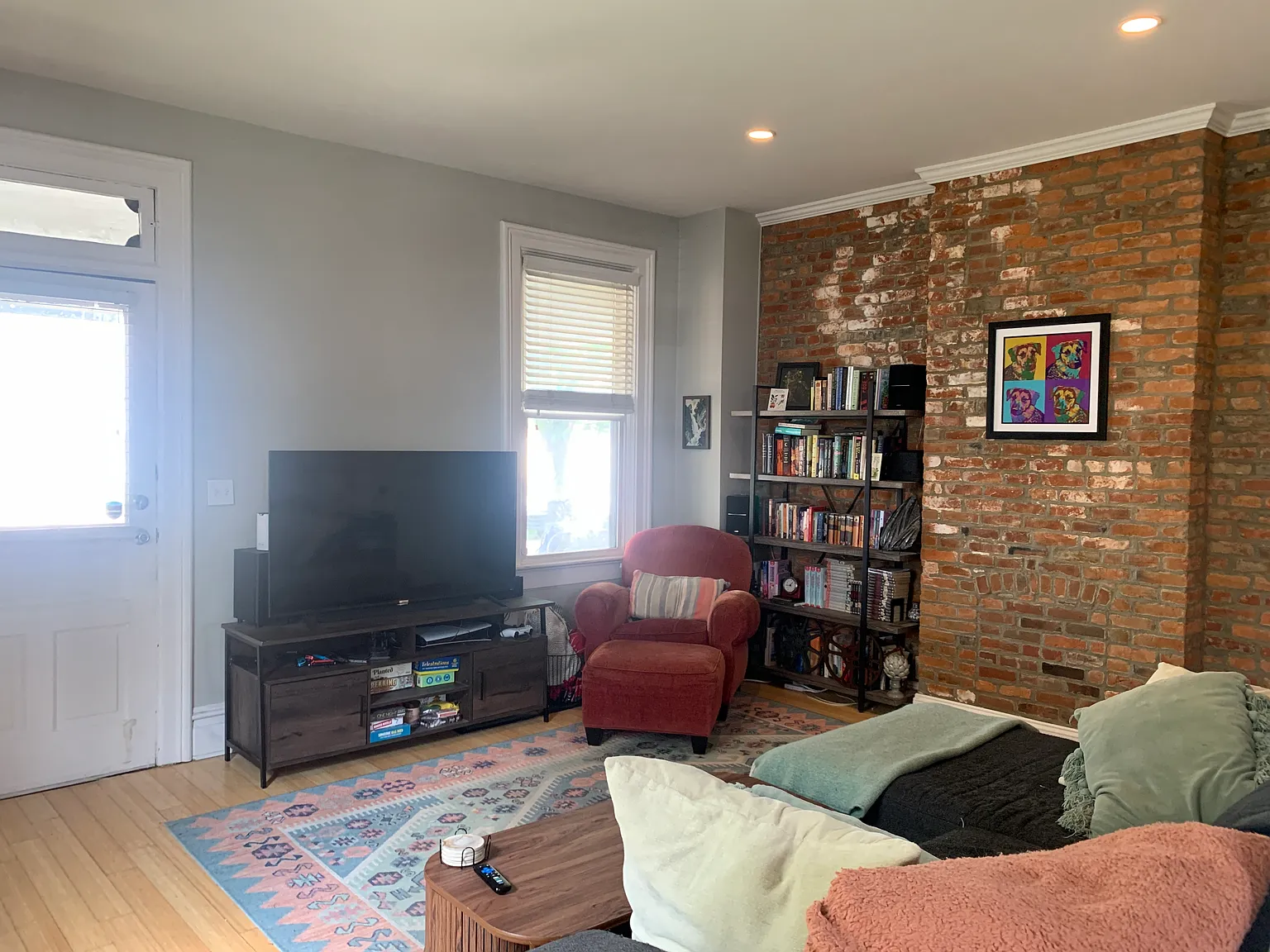2 bed, 1.5 bath, 1395 sqft, $2,400 — Photo 2
