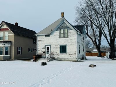 516 Booth Ave, Larimore, ND, 58251