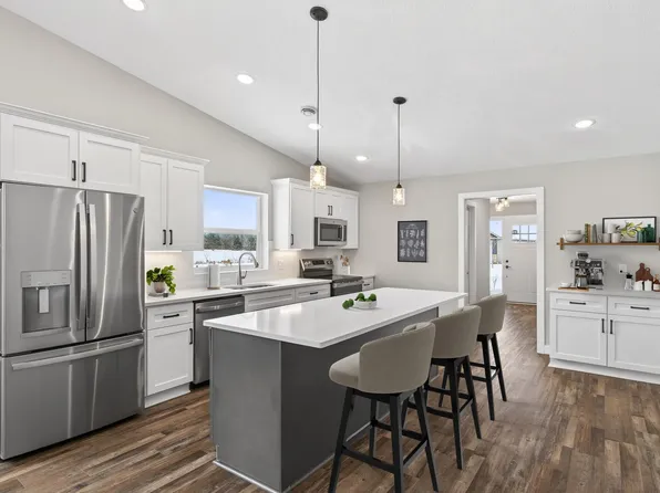 31720 Madison Rd, Lindstrom, MN 55045