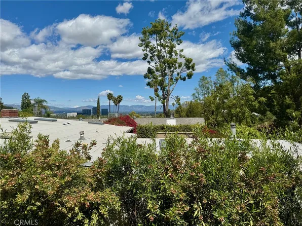 22385 Macfarlane Dr, Woodland Hills, CA 91364