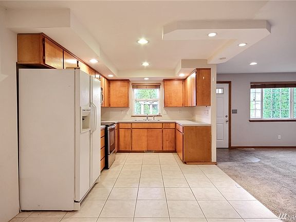 5th image of 32813 Hyde Ave
