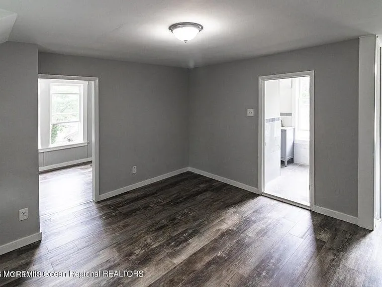 306 Henley Ave #B — Photo 9