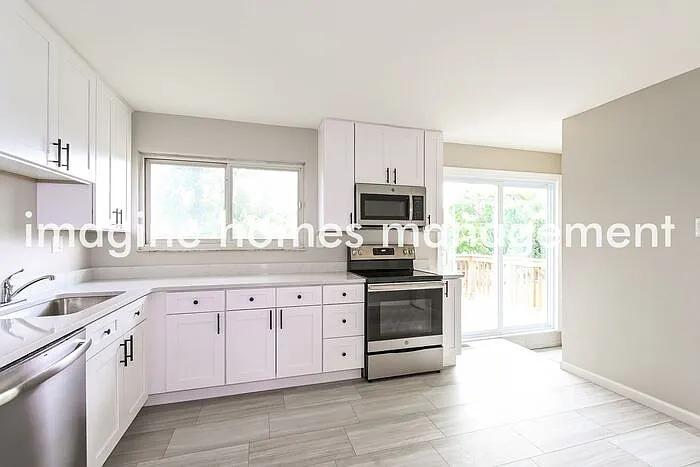 4269 Massabielle Dr — Photo 5