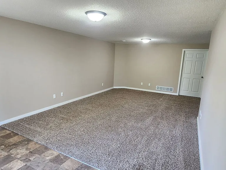 503 Amber Ln — Photo 14