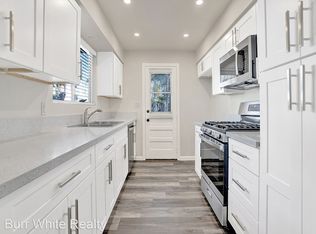 401 E Bay Ave APT B, Newport Beach, CA 92661