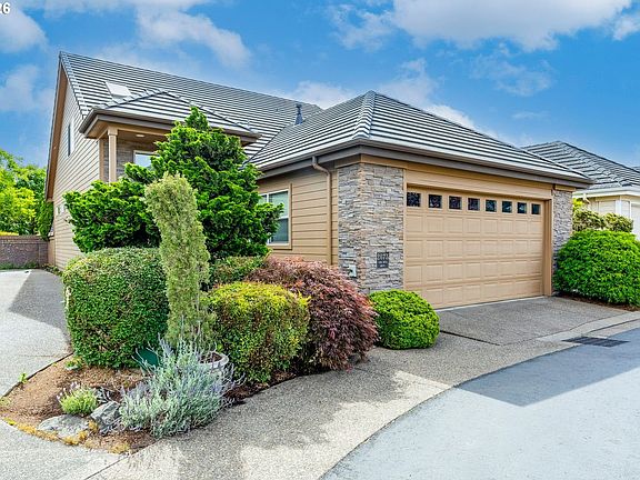 2nd image of 2073 Lake Wind Dr