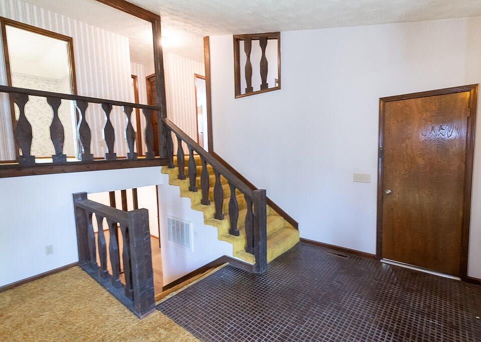 5725 East Meadowmere Street, Springfield, MO 65809 Zillow