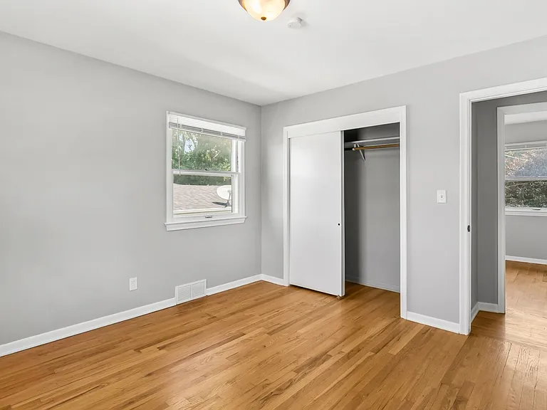 7215 S 41st Ave — Photo 13