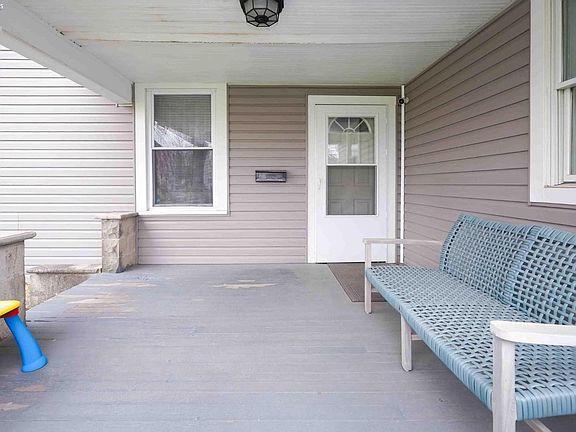 4th image of 140 N Jefferson St