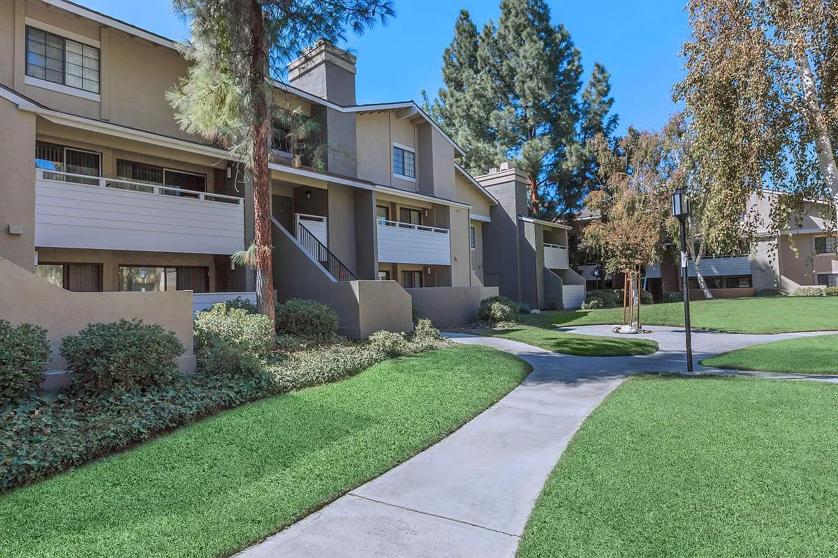 Building Photo - StoneCreek Apartment Homes