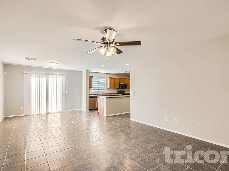 13301 E Primrose Ln — Photo 4