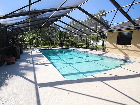 2nd image of 703 Riverbend Blvd