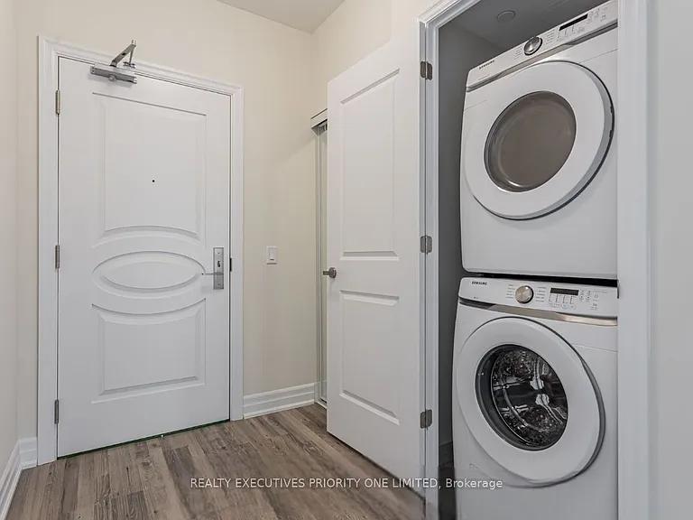 9075 Jane St #809 — Photo 11