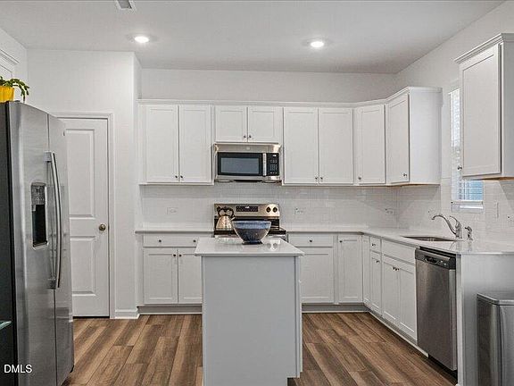 3rd image of 78 Glencoe Ln