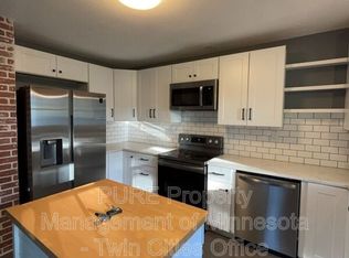 10425 32nd Ave N, Plymouth, MN 55441