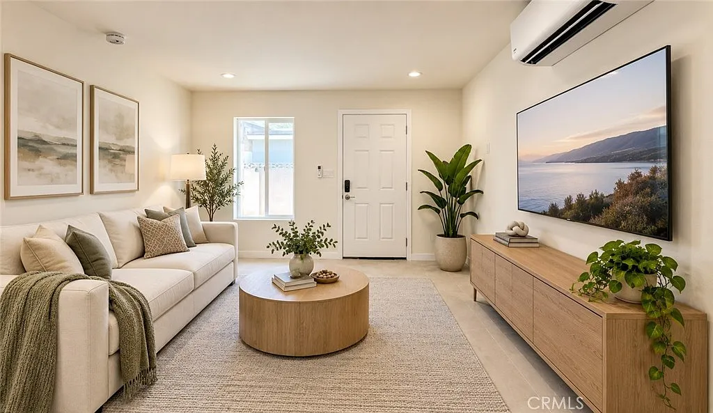 2 bed, 775 sqft, $2,350 — Photo 3