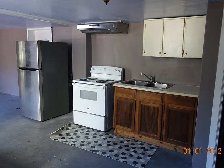 565 Columbia Rd #C — Photo 9