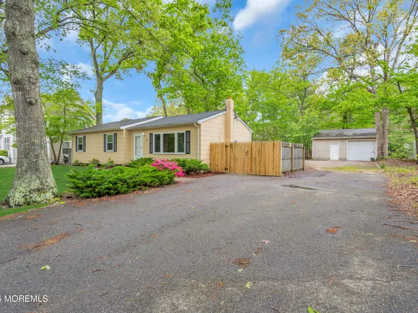 402 Manhattan Avenue, Bayville, NJ 08721