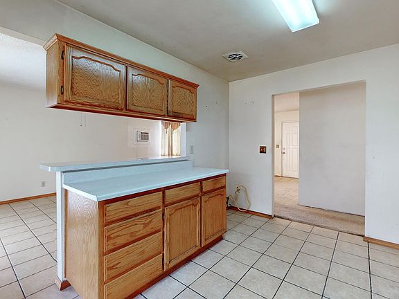 2nd image of 2065 Howlett Ave