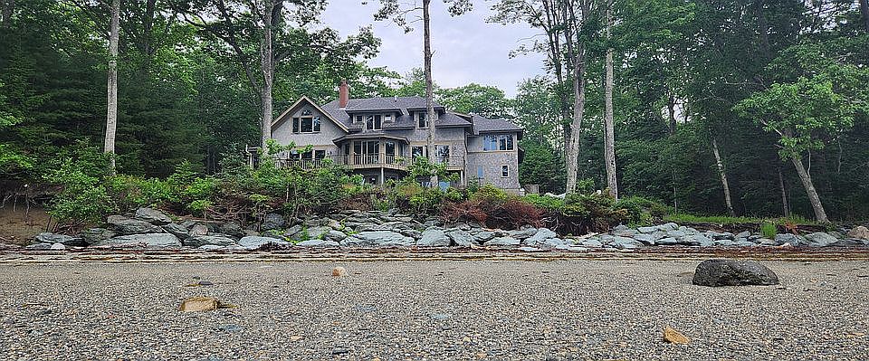 1st image of 1197 Bay Rd