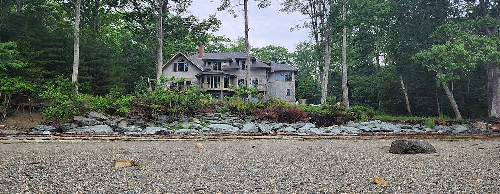 1197 Bay Rd - Property Image