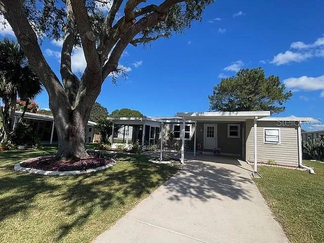 909 Orchid St — Photo 2