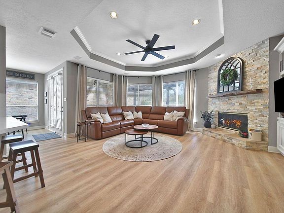 5th image of 6331 Arbor Rose Ln