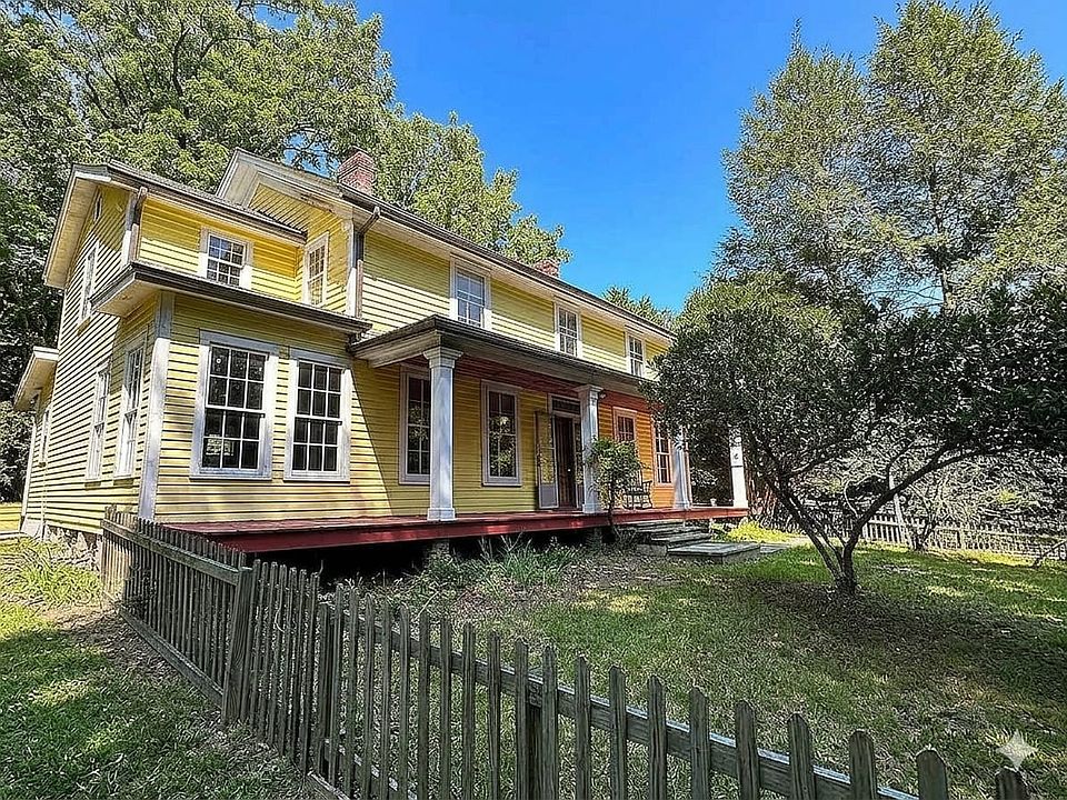 1st image of 145 Cherry Ln